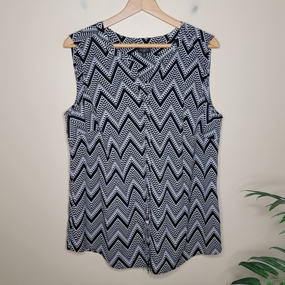 Talbots Woman | Black & White Herringbone Zig Zag Sleeveless Tank Blouse Size 1X - Picture 1 of 4